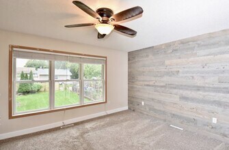 830 4th Ave E in Shakopee, MN - Building Photo - Building Photo