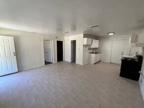 1671 Madden Ave, Unit A in Macon, GA - Foto de edificio - Building Photo