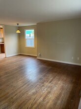 3833 49th Ave SW in Seattle, WA - Building Photo - Building Photo