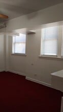 1720 W 76th St, Unit 202 in Chicago, IL - Building Photo - Building Photo