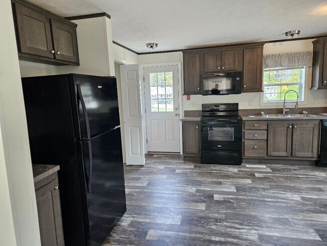 22 Boulder Way in Ledyard, CT - Building Photo - Building Photo