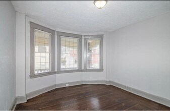3309 W 8th St in Cincinnati, OH - Foto de edificio - Building Photo