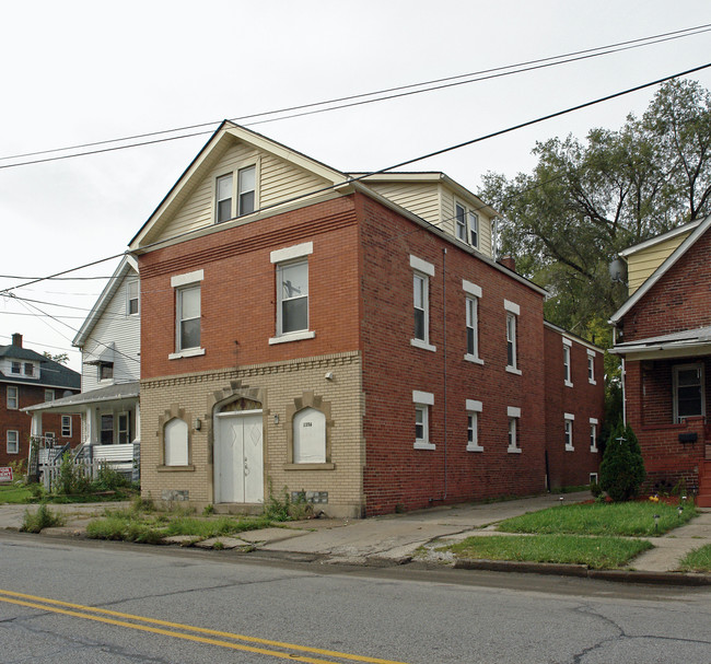 2356 Elyria Ave in Lorain, OH - Building Photo - Building Photo