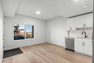 73 Westwind Dr in Spruce Grove, AB - Building Photo - Building Photo