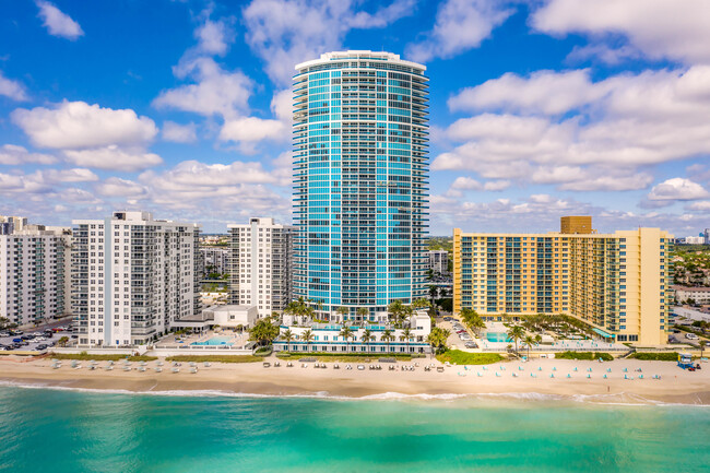 Trump Hollywood in Hollywood, FL - Building Photo - Building Photo