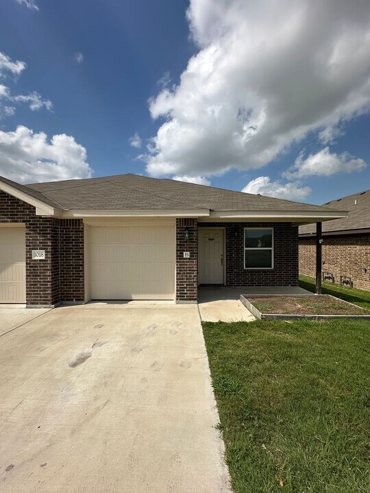 1018 B Zora Dr in Temple, TX - Building Photo