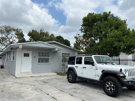 3081 NW 94th St in Miami, FL - Building Photo