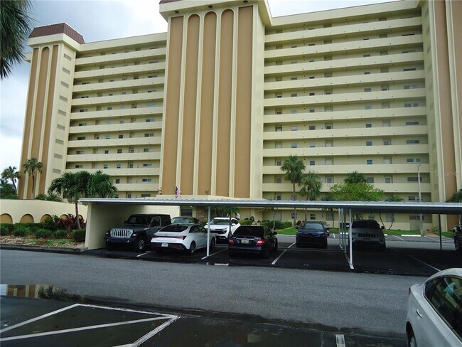 property at 4550 Cove Cir