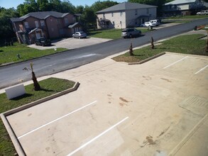 7576 Windsor Oaks in San Antonio, TX - Building Photo - Building Photo
