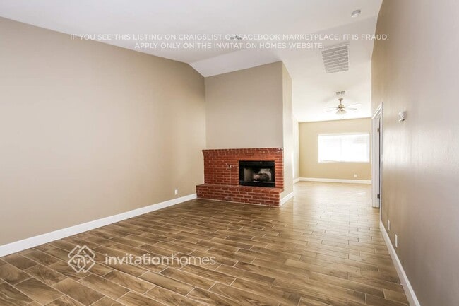 490 Chelsea Dr in Henderson, NV - Building Photo - Building Photo