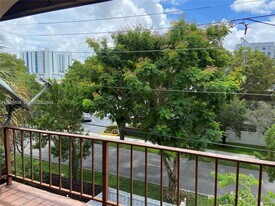 10851 SW 2nd St in Miami, FL - Building Photo