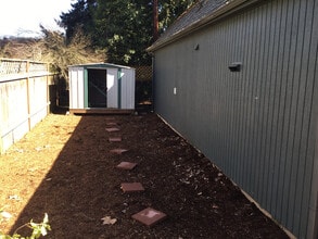 1245 W 4th Aly in Eugene, OR - Building Photo - Building Photo