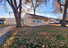 1733 Seneca Ave in Waterloo, IA - Building Photo