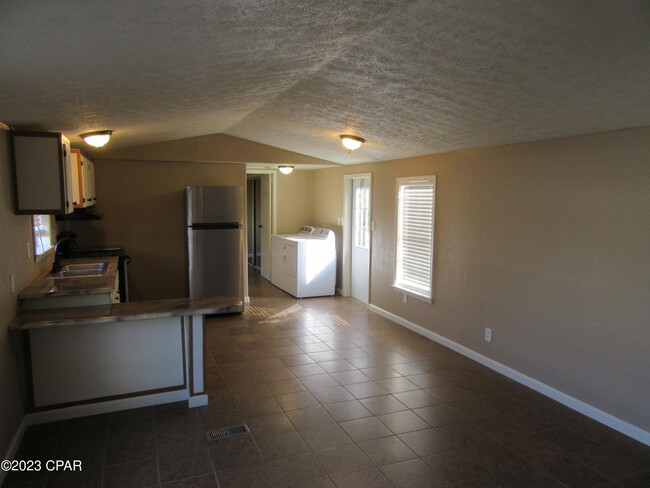 4512 Carla Ln in Panama City, FL - Building Photo - Building Photo