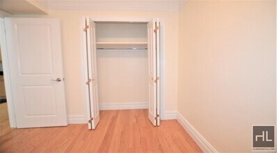 Christopher Street, Unit 9A in New York, NY - Building Photo - Building Photo