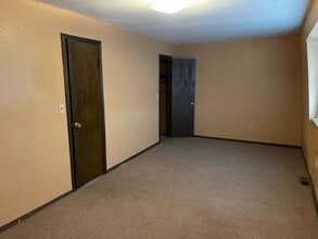 902 Cynthia St in Wilburton, OK - Building Photo - Building Photo