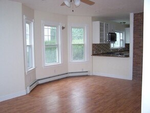 146 Hillside Rd in Watertown, MA - Building Photo - Building Photo