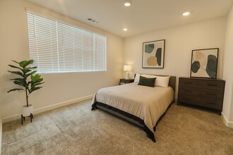 2115 Reed Dr in San Diego, CA - Building Photo - Building Photo
