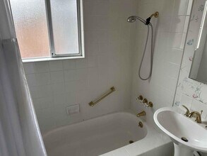 2797 Massachusetts Ave in Redwood City, CA - Building Photo - Building Photo