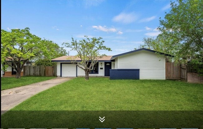 property at 26 Lyncrest Dr