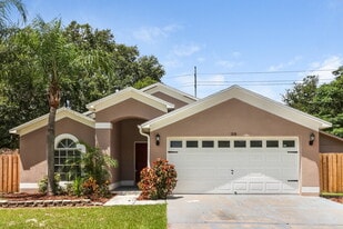 1318 Brahma Dr in Valrico, FL - Building Photo