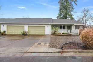 16015 SW Division St in Sherwood, OR - Building Photo
