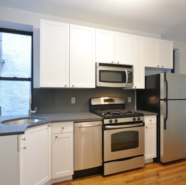 property at 414 W 49th St