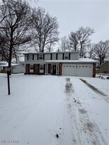 6884 Slippery Rock Dr in Canfield, OH - Building Photo