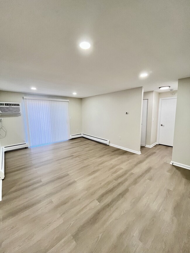 Fernwood Apartments in Middletown, CT - Building Photo - Building Photo