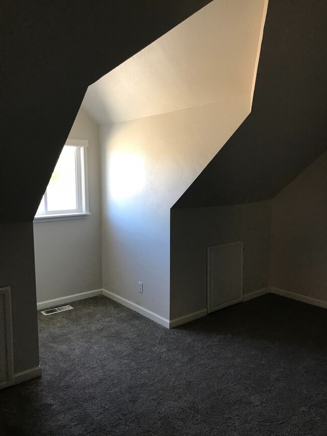 property at 44 SW Roosevelt Ave