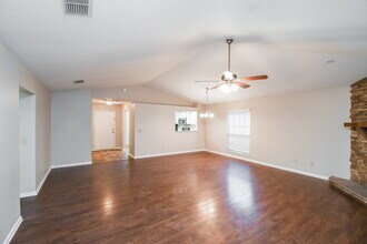 1653 Spring Oaks Ln in Jacksonville, FL - Building Photo - Building Photo