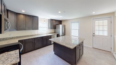 30 Paul Ave in Nashua, NH - Building Photo - Building Photo