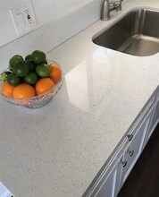 14718 Magnolia Blvd in Los Angeles, CA - Foto de edificio - Building Photo