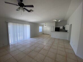 200 NE 6th Ave in Boynton Beach, FL - Building Photo - Building Photo