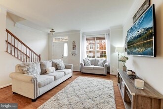 575 Edmonton Terrace NE in Leesburg, VA - Building Photo - Building Photo