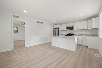 34 Cross St, Unit 34 Cross St # 2 Auburn Hills MI 48326 in Auburn Hills, MI - Building Photo - Building Photo