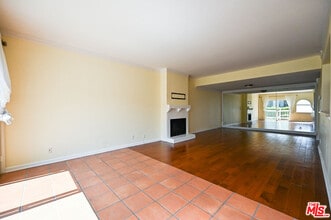 2677 S Centinela Ave in Santa Monica, CA - Building Photo - Building Photo
