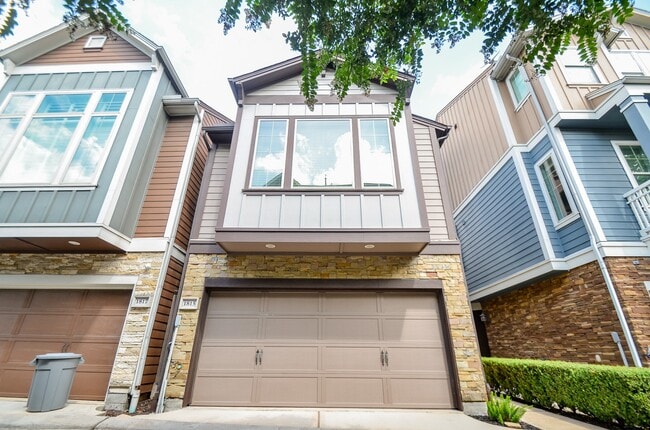 property at 1815 Drew St