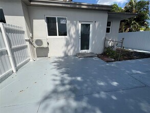 3368 NW 51st Terrace in Miami, FL - Building Photo - Building Photo
