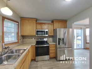 9389 Jareau Ave S in Cottage Grove, MN - Building Photo - Building Photo