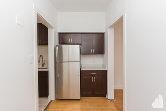 7000 N Sheridan Rd, Unit 10-2 in Chicago, IL - Building Photo - Building Photo