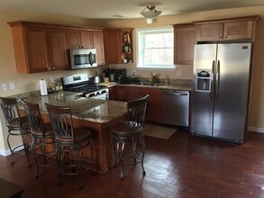 101 Sunrise Dr in Plattsburgh, NY - Foto de edificio - Building Photo