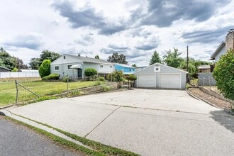 3527 N Freya St in Spokane, WA - Building Photo - Building Photo