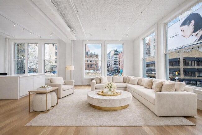 54 Bleecker St, Unit 2A in New York, NY - Building Photo - Building Photo