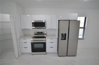2132 Barker Blvd in Ft. Myers, FL - Building Photo - Building Photo