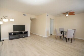 6940 Sunset Dr S in South Pasadena, FL - Building Photo - Building Photo