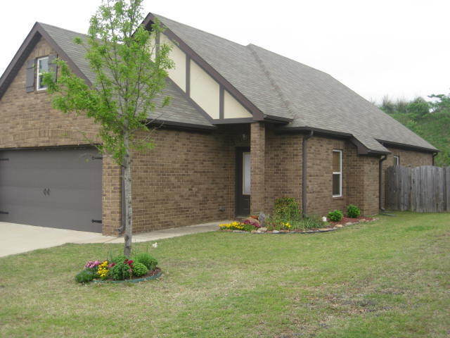property at 222 Oxmoor Pl