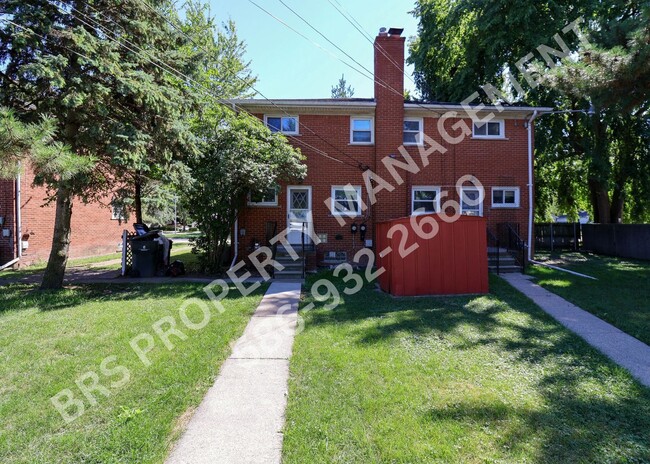 20345 E Eight Mile Rd in St. Clair Shores, MI - Building Photo - Building Photo