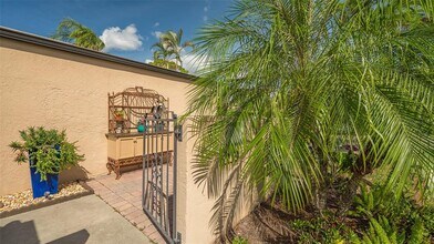 5239 Myrtle Wood in Sarasota, FL - Building Photo - Building Photo