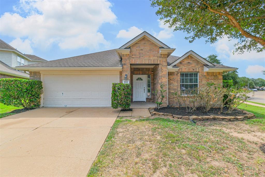 5702 Carrollton Creek Ct in Houston, TX - Building Photo